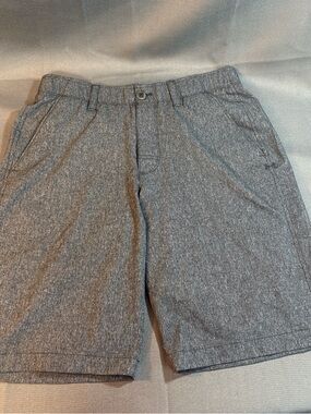 Under Armour golf shorts men’s 30 black/gray loose fit heatgear flat front
